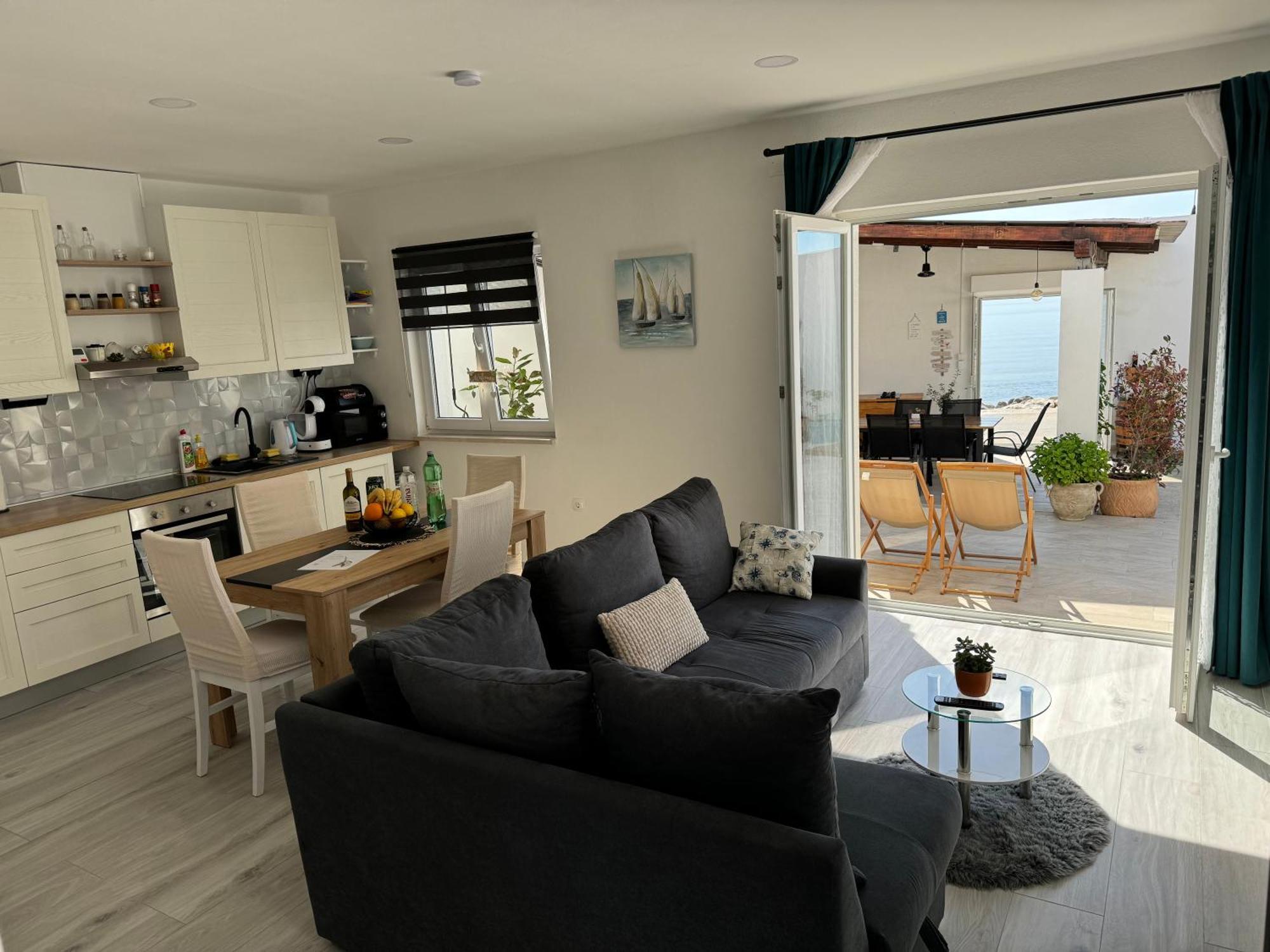 Beach House Oasis Villa Livak Каштела Екстер'єр фото