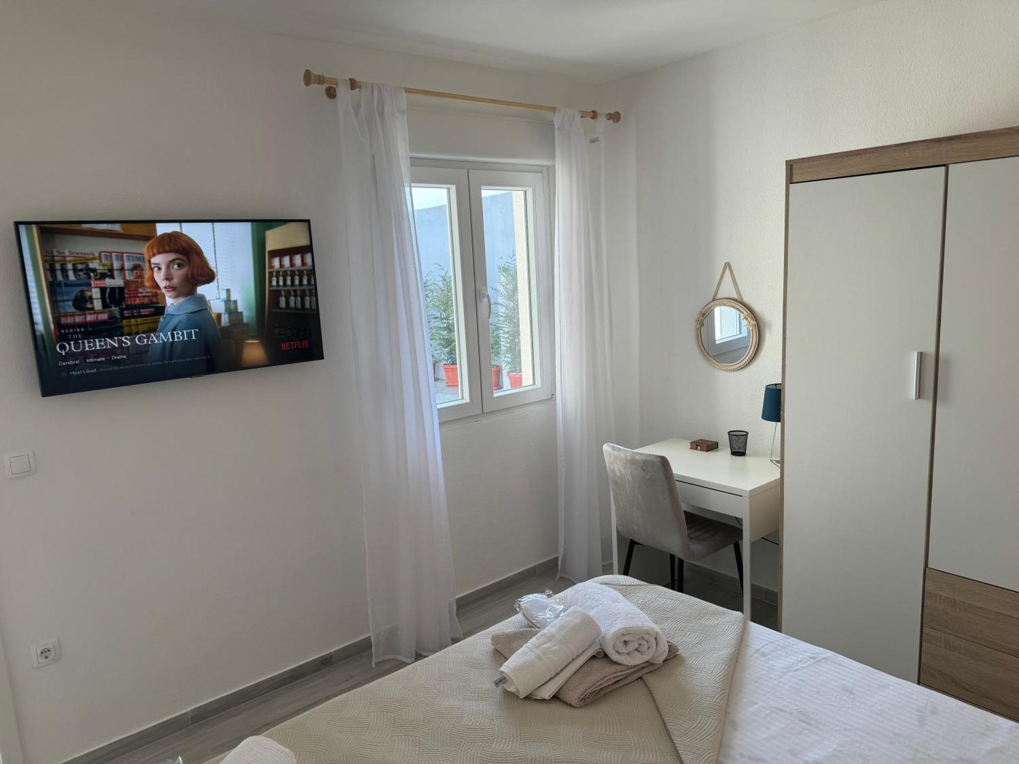 Beach House Oasis Villa Livak Каштела Екстер'єр фото