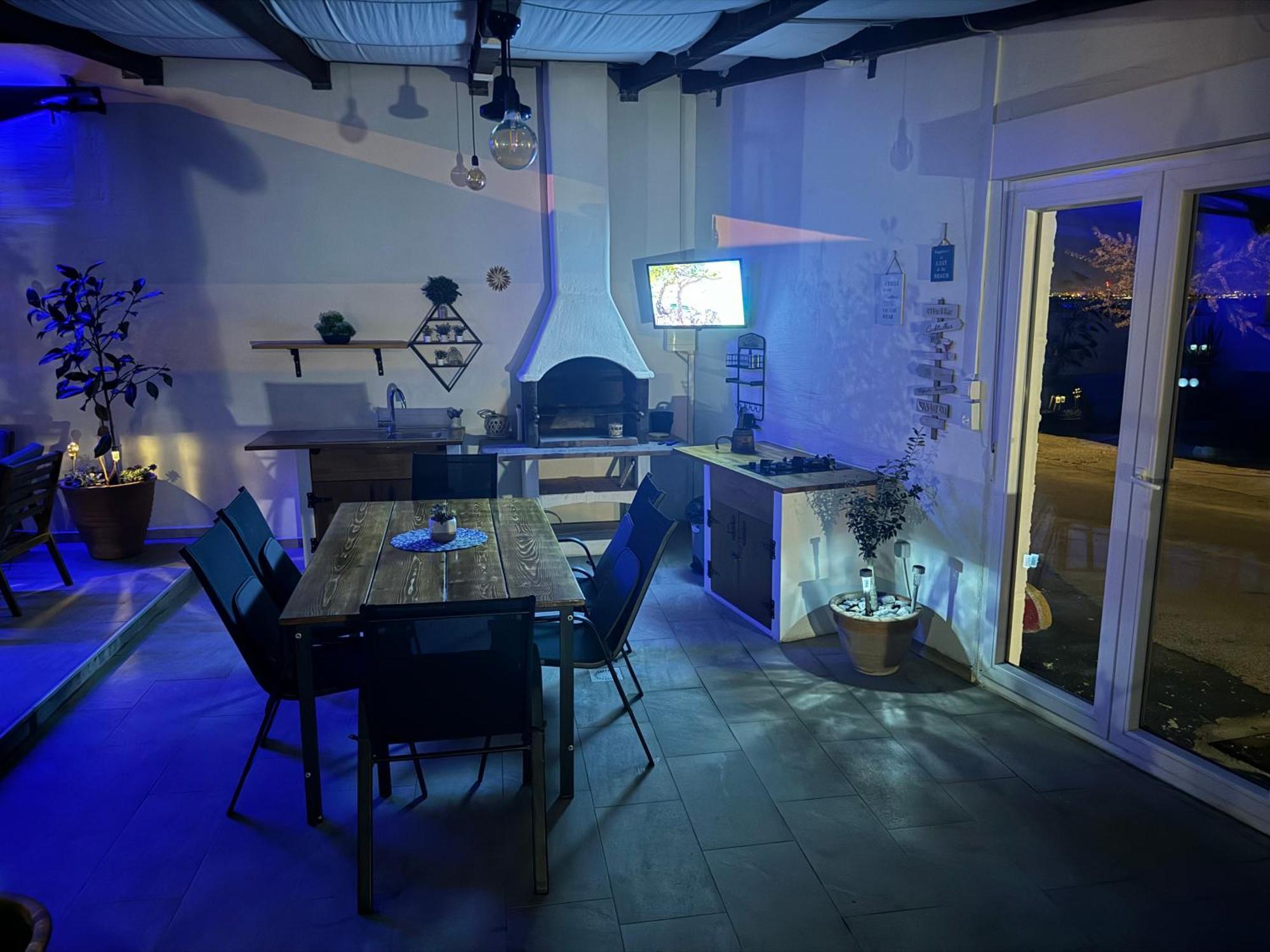 Beach House Oasis Villa Livak Каштела Екстер'єр фото